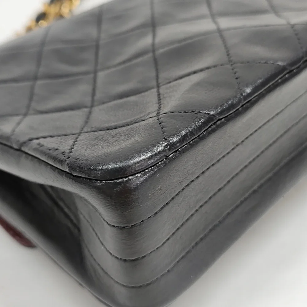 Chanel Matelasse Single Flap Single Chain Lamb Leather Bag